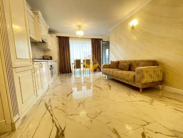 Închiriază Apartament 3 camere Strada Răzoare