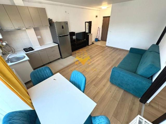 Închiriază Apartament 3 camere Strada Tineretului