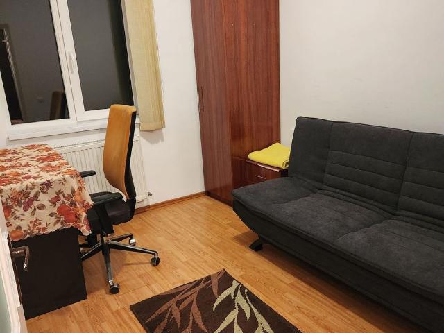 Închiriem 3 camere,2 dormitoare și living cu bucatarie, Mănăstur