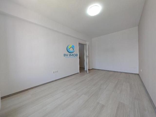 Inchiriem Apartament 2 Camere, Nemobilat, Neutilat, Decomandat, Avantgarden 3