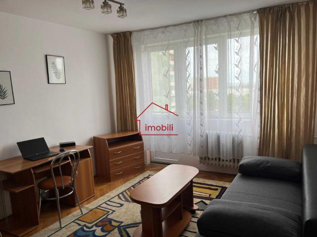 Inchiriem apartament 2 camere semidecomandat, zona Iulius Mall
