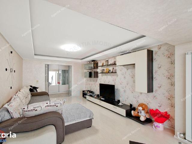 Inchiriem apartament cu 2 camere, Faleza Dunarii pret 650 euro