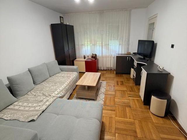 Inchiriem apartament cu 2 camere in Mazepa 2, et.3, pret 2000 de lei