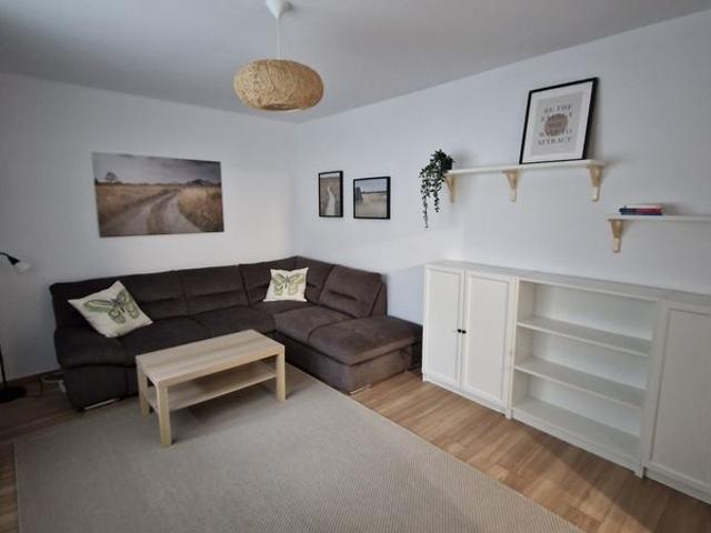 Inchiriem apartament cu doua camere Polona