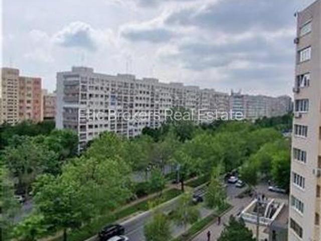 Inchiriere apartament 3 camere, 30m de Metrou Dristor, renovat