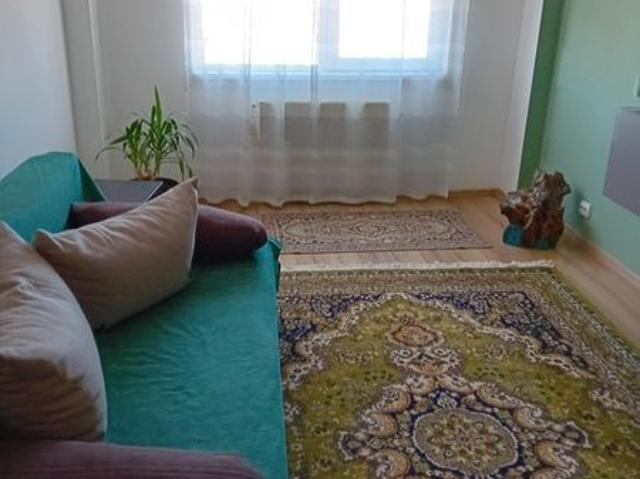 Închiriere apartament 3 camere