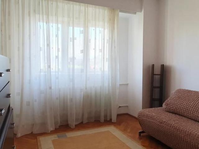 Inchiriere Apartament 3 Camere Calea Calarasilor, Matei Basarab Bloc 1998, Lift
