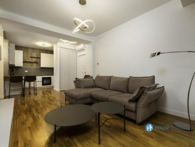 Inchiriere apartament 3 camere Calea Victoriei