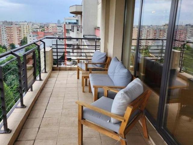 INCHIRIERE APARTAMENT 3 CAMERE CENTRAL PARK