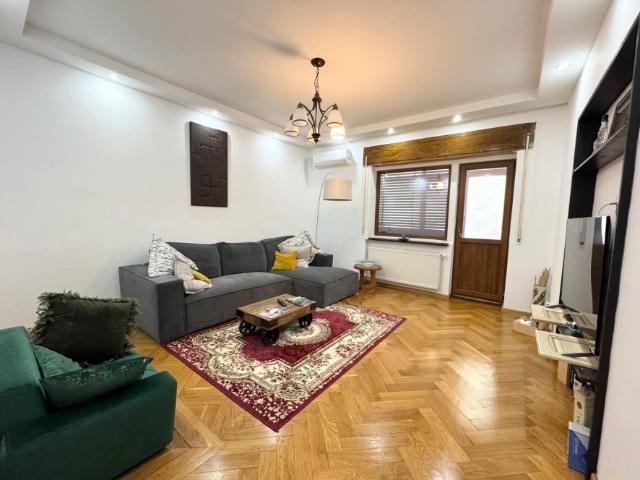 Apartament 3 camere – Arcul de Triumf