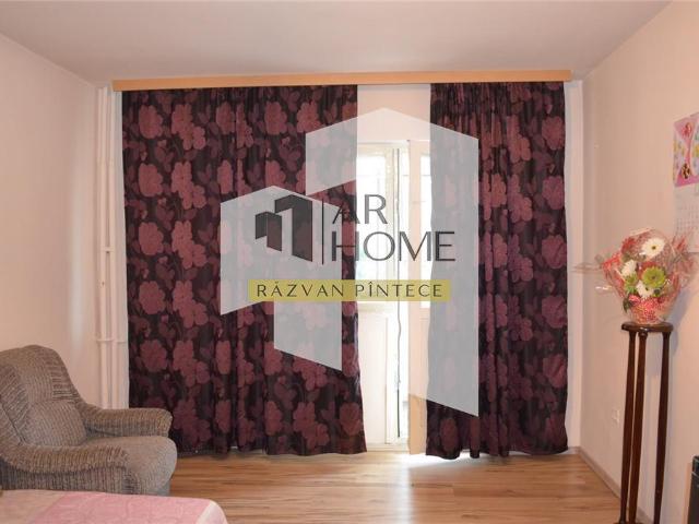 Inchiriere apartament 3 camere, decomandat, zona Caraiman, Ploiesti