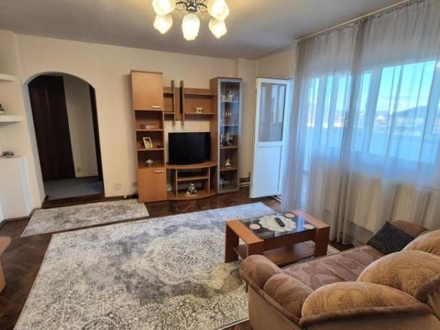 Inchiriere apartament 3 camere, in Tg.Jiu, str. Unirii zona ultracentrala