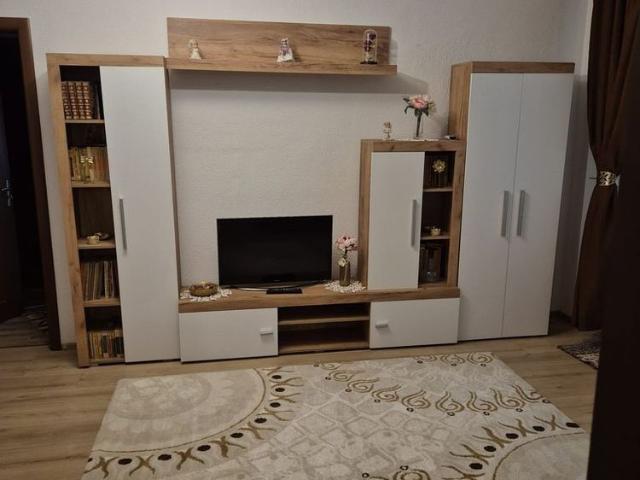Inchiriere apartament 3 camere Militari piata Gorjului