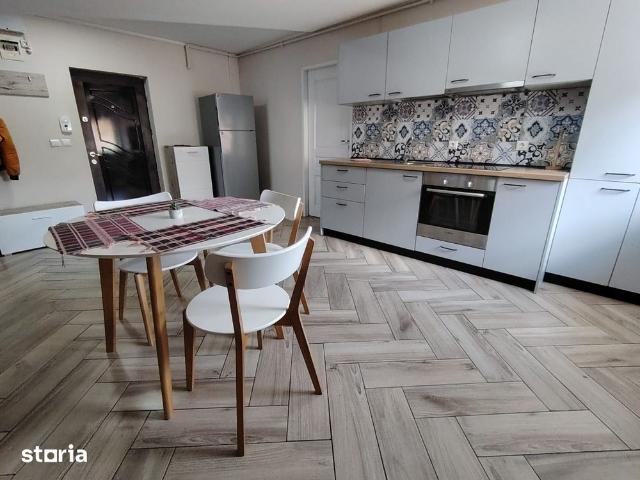 Inchiriere Apartament 3 camere semidecomandat, 80 mp, Eroilor