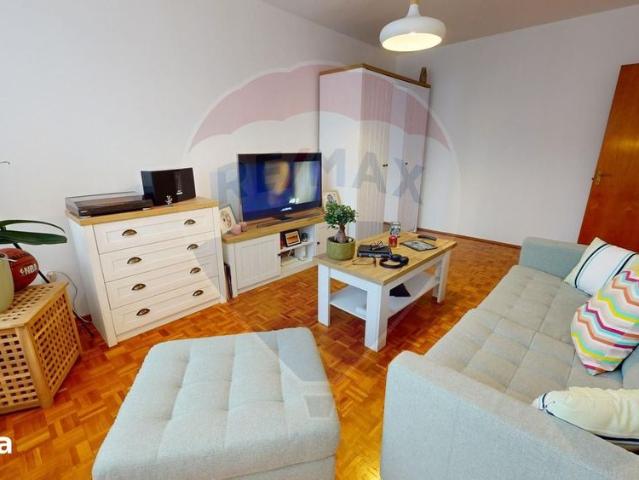 Inchiriere apartament 3 camere str. Hategului 2, Strand