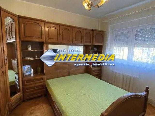 Inchiriere apartament 3 camere Renovat CETATE Bulevard Utilat Mobilat complet