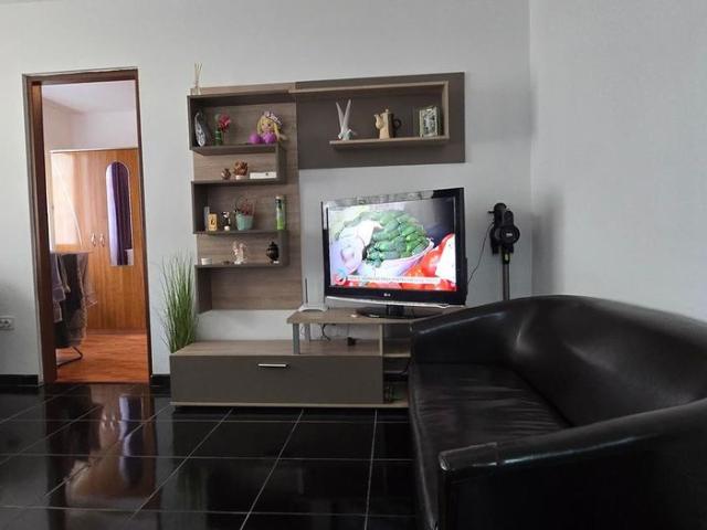 Închiriere apartament 3camere, etaj 1, micro 5 Târgoviște