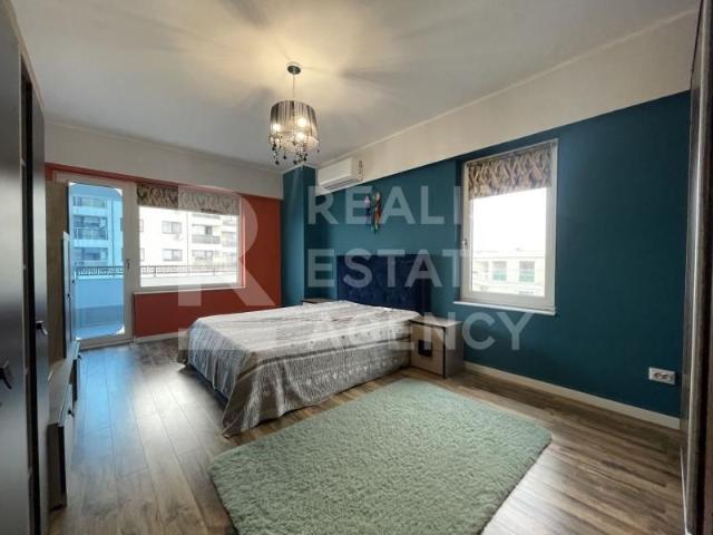 Inchiriere apartament 2 camere, 2 locuri de parcare, Royal Town, Iasi