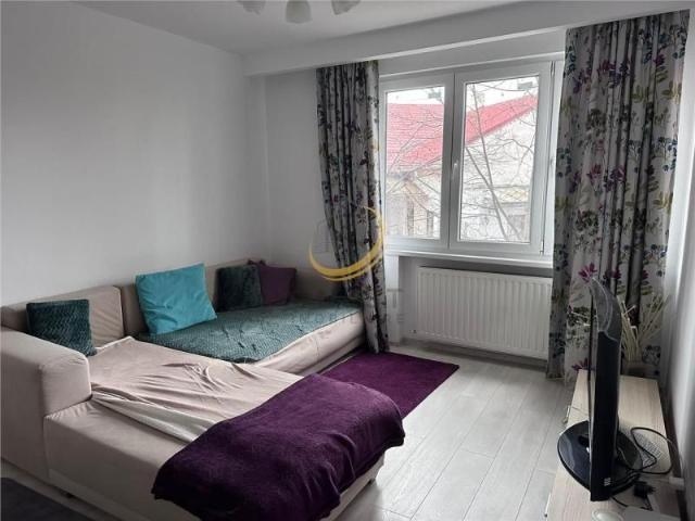 Inchiriere apartament 2 camere aproape de UMF