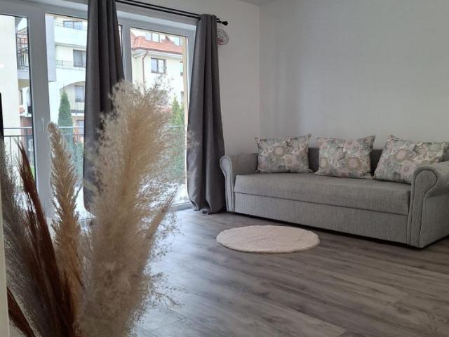 Inchiriere Apartament 2 Camere decomandat Tractorul str Ioan Socec cu parvare subterana