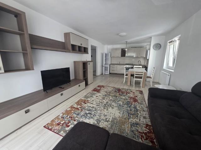 Inchiriere Apartament 2 Camere decomandat Tractorul zona Penny