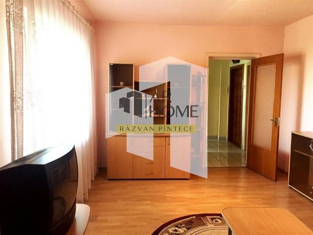Inchiriere apartament 2 camere, decomandat, ultracentral, Ploiesti