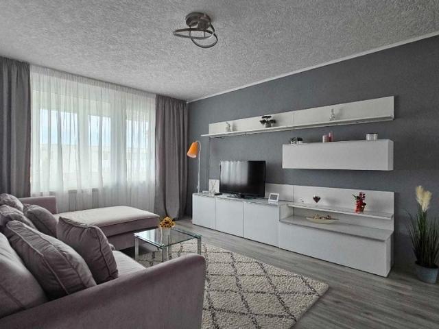 Inchiriere Apartament 2 Camere decomandat Astra piata cu loc parcare