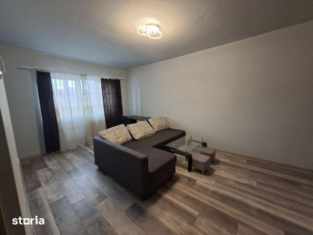 Inchiriere apartament 2 camere, et. 4, 50 mp, zona Traian