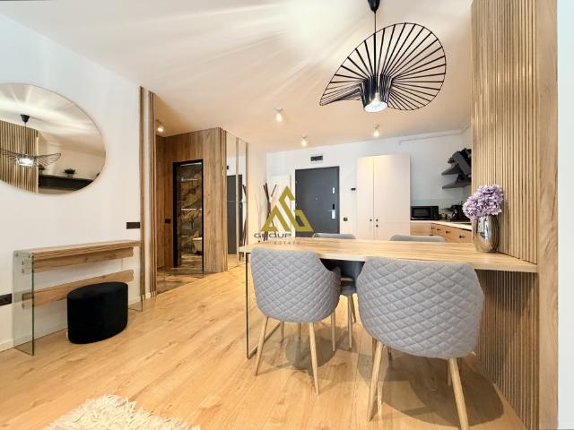 Inchiriere Apartament 2 camere, Scala Center, garaj