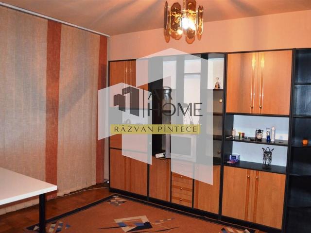 Inchiriere apartament 2 camere, renovat, zona Democratiei, Ploiesti