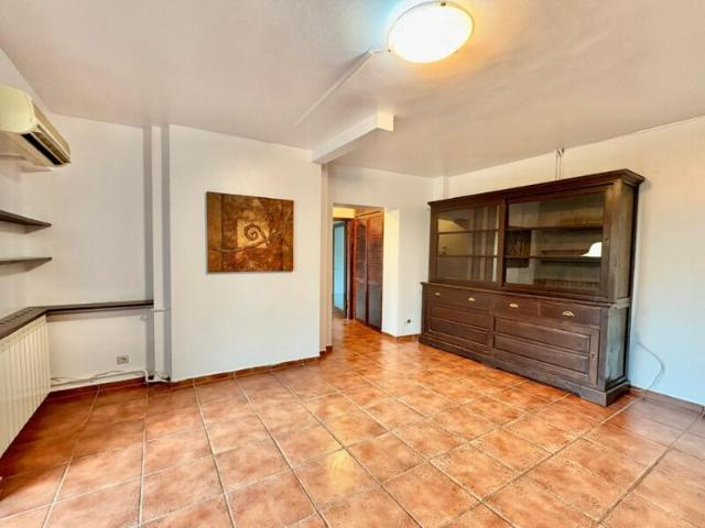 Inchiriere apartament 2 camere Unirii Negru Voda, apartament 2 camere spatios anuntul. Ro