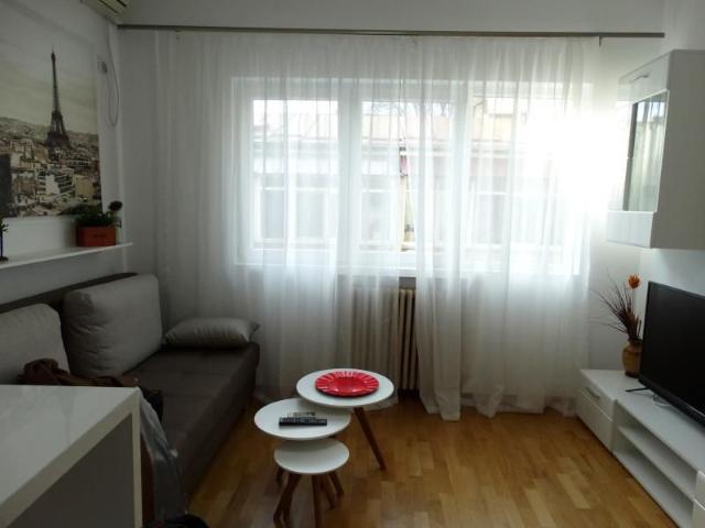 Inchiriere apartament 2 camere Universitate, renovat complet
