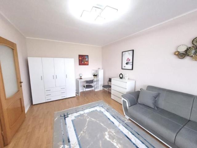 Inchiriere apartament 2 camere, zona Centrul Civic, strada Toamnei