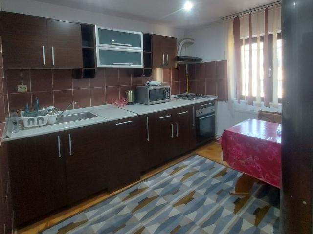Închiriere apartament 2 camere, zona CFR Targoviste