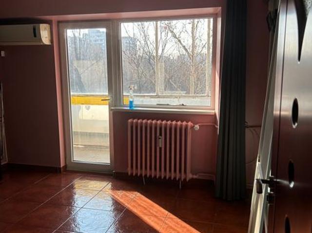 Închiriere apartament 4 camere