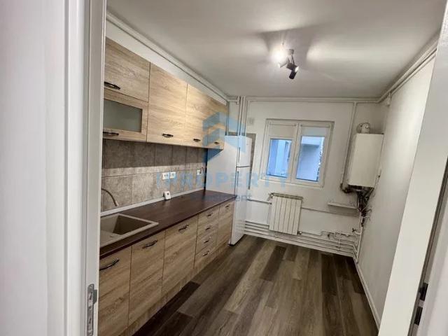 Inchiriere Apartament 4 camere in Aparatorii Patriei | Decomandat | Ne