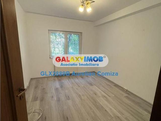 Inchiriere apartament 4 camere nemobilat Crangasi/centrala proprie