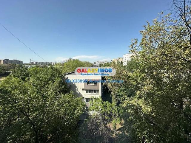 Inchiriere apartament 4 camere nemobilat Romancierilor