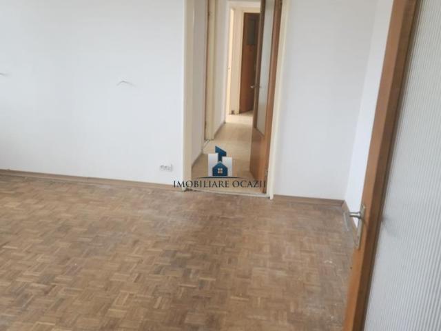 Inchiriere Apartament 4 Camere Semidecomandat Aparatorii Patriei Moldovita