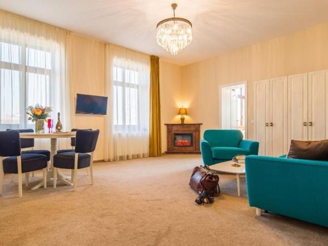 Inchiriere apartament 5 camere centrul vechi Brasov
