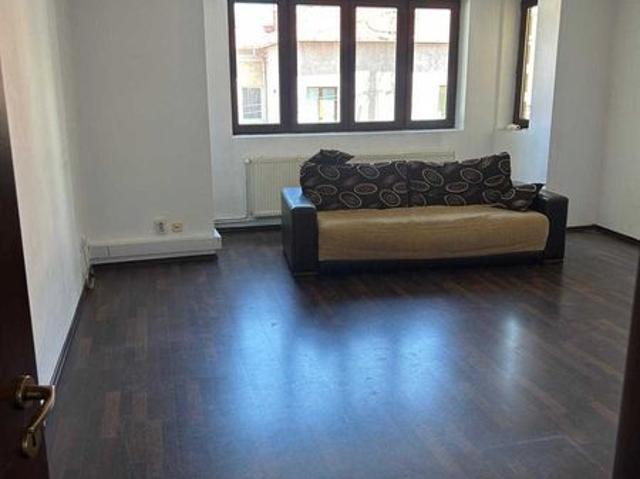 Inchiriere apartament central 2 camere in casa
