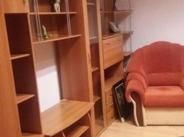Inchiriere apartament cu 3 camere decomandat, zona Modern
