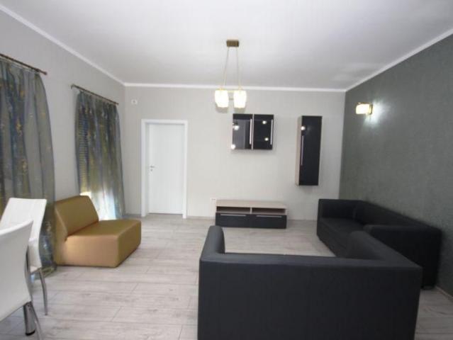 Inchiriere apartament cu 3 camere in zona Kaufland