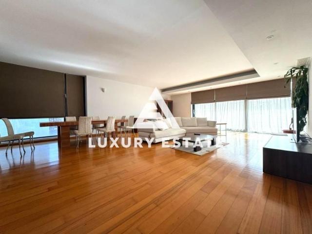 Inchiriere apartament cu 3 camere spatios si mobilat zona Primaverii imobil boutique