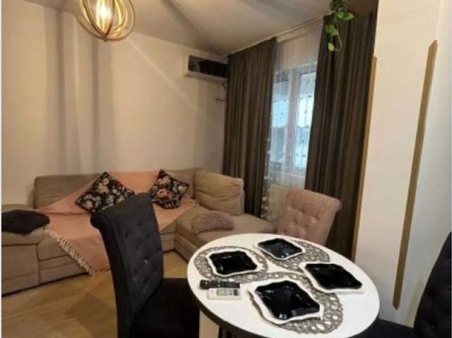 Inchiriere apartament cu 2 camere in zona 1 Decembrie