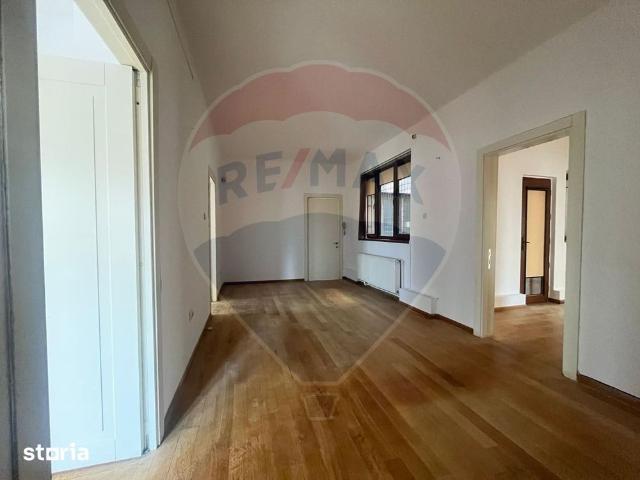 Inchiriere apartament cu 6 camere Victoriei/Cismigiu