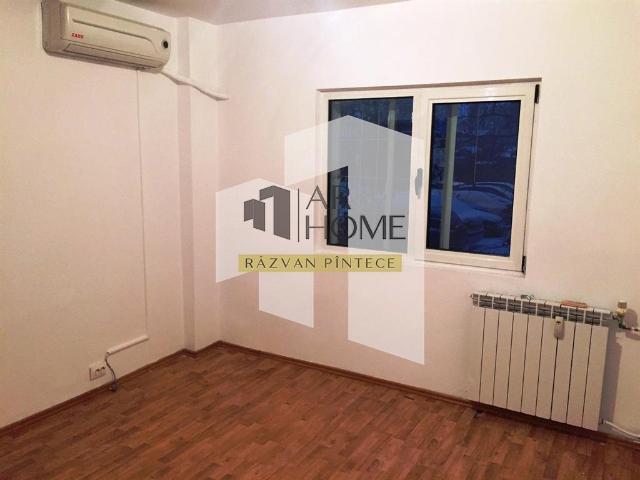 Inchiriere apartament birouri, Ploiesti, zona Piata Mihai Viteazu