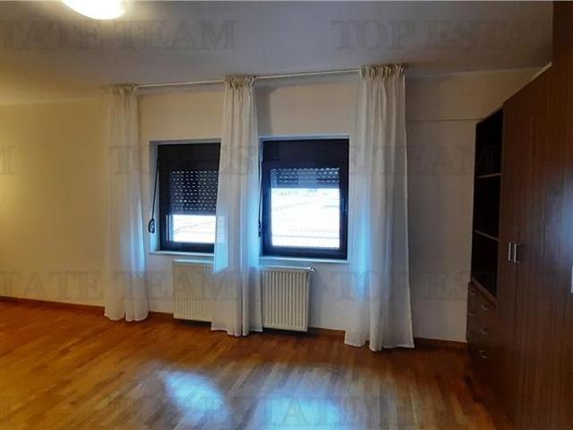 Inchiriere apartament generos, view superb,4 camere Arcul de Triumf