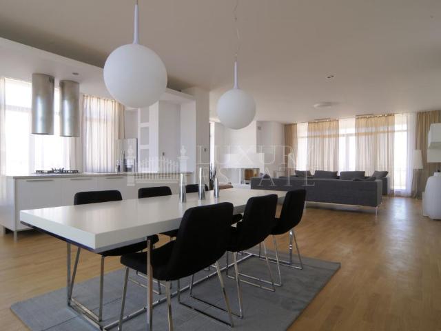 Inchiriere apartament de lux tip penthouse 4 camere Baneasa
