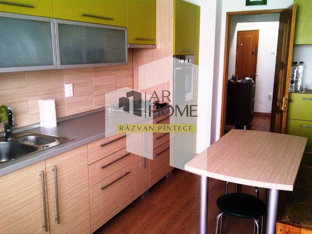 Inchiriere apartament de lux, 3 camere, zona Republicii, Ploiesti